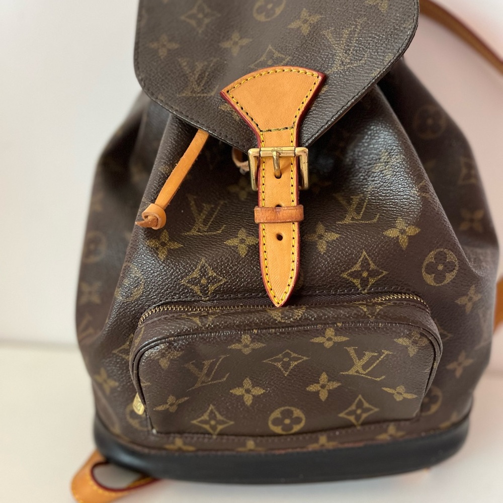 Beautiful Louis Vuitton Monogram Mini Backpack - Picture 11 of 14